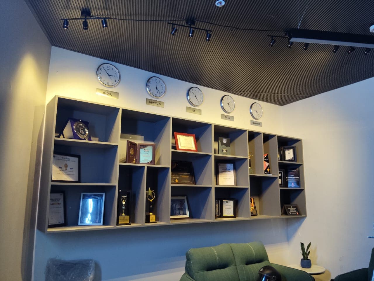 World Development Corporation office: Collaborative lounge